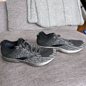Men’s Brooks 10.5 (D) Energize, Neutral running shoe. Black/grey, worn 4 times.